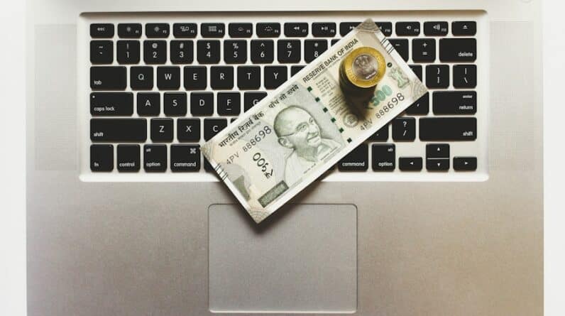 Photo "How to Earn Online As a Teenager"